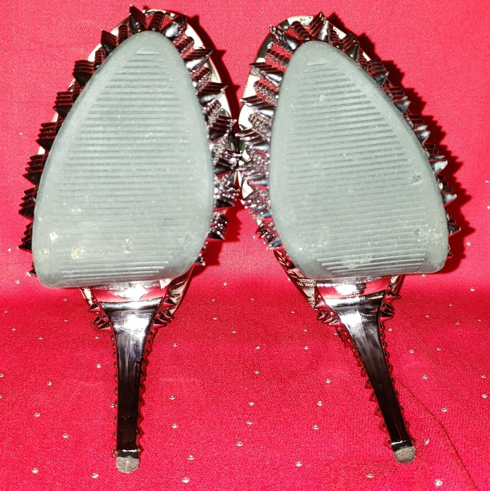 Shoes - Picture 4 of 4